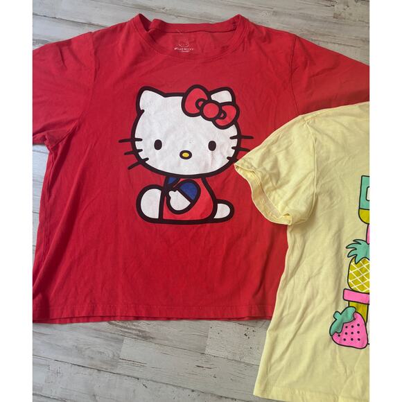 Super Cute Hello Kitty Sanrio T-shirt Tees sz M EUC - Picture 3 of 3